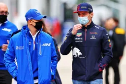 Verstappen ziet mogelijkheden voor extra DRS-zone: 'Je verliest daar zo veel tijd'