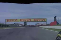 Video: De nieuwe simulatorcoureur van Mercedes