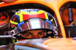 Piastri de retour au volant de la MCL35M à Barcelone