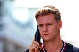 Binotto "happy" to bring Bortoleto to Sauber and pass on Schumacher