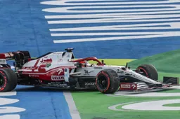 Alfa Romeo makes changes to Raikkonen's rear wing and starts from pit lane