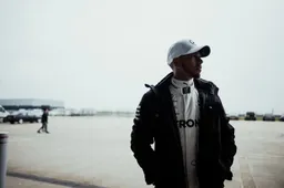 Hamilton wil graag voor eerste race bijtekenen bij Mercedes