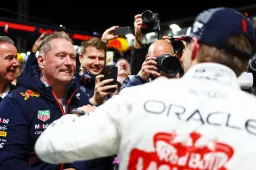 Jos Verstappen gaat in op Red Bull-toekomst Max en plek van ploegmaat Perez