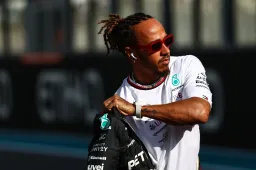 Hamilton teme a Red Bull: "Eles não desenvolvem seu carro e estão na pole"