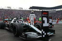 Night shift: Hamilton wins in Mexico but Bottas delays 6th F1 title celebrations