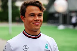 De Vries takes Russell's spot during FP1 in Mexico