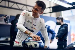 'Albon spotted during photo shoot and appears to be on his way to Williams'