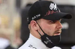 Bottas neemt rol van leermeester op zich: "Trots op je, man"