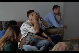 Video: Ziggo presentatoren zien Verstappen crashen