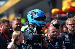 Russell praises Hamilton: 'At least the team still won'