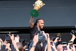 Which F1 drivers have the most wins at the same Grand Prix?