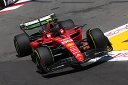 Carlos Sainz queda el primero en la FP1 del Gran Premio de Mónaco