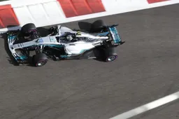 Uitslag kwalificatie Abu Dhabi: Bottas pakt pole, Verstappen P6
