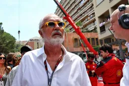 Briatore mantiene la esperanza: "Aunque Verstappen ya tiene el título"
