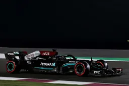 Gat naar Verstappen nóg groter? 'Hamilton reed met Turkije-motor in Qatar'
