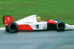 Fenomenale winnaar Braziliaanse Grand Prix kan beker de lucht niet in krijgen