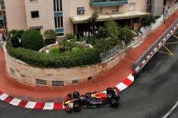 Voordeel Verstappen in titelstrijd? 'Hij is veel sterker dan vorig jaar'