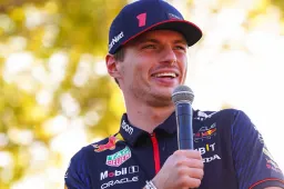 Update | Verstappen reageert op vermeende machtsstrijd bij Red Bull