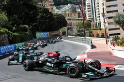 Hamilton gaat geen woordenoorlog voeren met Verstappen: "Dat is kinderachtig"