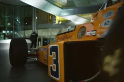 Video: McLaren hint naar papaya oranje livery in nieuwe trailer!