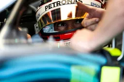 Hamilton wil Ferrari verbieden om te kunnen 'sandbaggen'