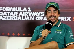 Aloson brinca sobre "ser campeão" com chegada de Newey