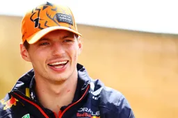 Verstappen ontsnapt tot zijn eigen verbazing aan een grote crash