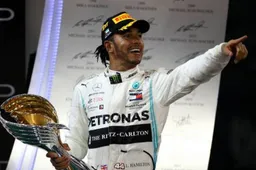 Hamilton en Mercedes zitten niet stil: "Hebben grote meeting met zo'n vijftig man"