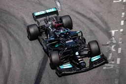 'Hamilton zou zijn excuses moeten aanbieden aan het Mercedes-personeel'