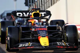 Liam Lawson entra no RB7 em Bathurst para promover o GP da Austrália