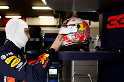 Vroegtijdig einde VT1 Spanje voor Max Verstappen na olielek