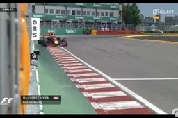 Video: Verstappen drift langs de Wall of Champions