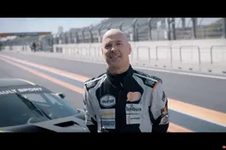 Ziggo presentator Rob Kamphues gecrasht tijdens Jumbo Racedagen