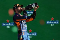 Ricciardo emotioneel na zege GP Italië: 'Mam en pap al meer dan een jaar niet gezien'