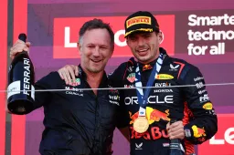 Horner: 'Die Leistung von Verstappen ist fantastisch'.