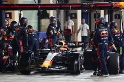 Een pitstop perfect uitvoeren in het donker? Red Bull kan het!