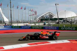 Mercedes opnieuw oppermachtig: "Hebben geen goed nieuws voor Verstappen-fans"