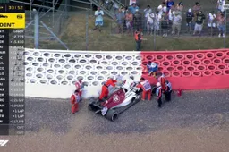 CRASH: Ericsson crasht KEIHARD tijdens Britse Grand Prix