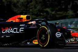 ‘Verstappen kan nu overstappen naar Mercedes en in ‘25 kampioen worden’