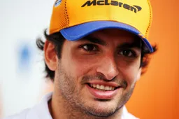 Sainz hoopt op zelfde voordeel als Hamilton en Verstappen: "Zij zijn het bewijs"