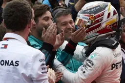 Lewis Hamilton over zijn broertje: ''Hij heeft het verdiend''