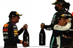 Bookmakers zien Hamilton nu als de favoriet voor de wereldtitel