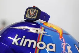 Alonso's merk Kimoa siert op het wereldberoemde Times Square