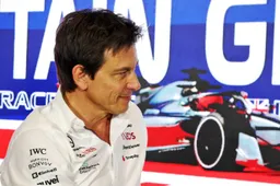 'De Vries spotted with Wolff in Monaco day after resigning from AlphaTauri'