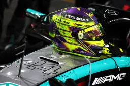 Hamilton met zijn hoofd al bij Ferrari? De Mercedes-coureur reageert!