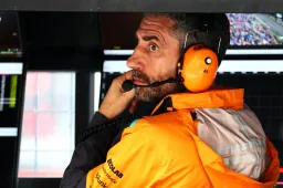 McLaren-teambaas onder de indruk: 'Petje af voor Max en Red Bull'