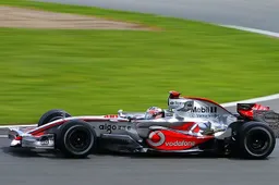 Rivaal Alonso werd ingeschakeld om hem te laten overstappen naar McLaren