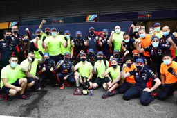 Verstappen en Ricciardo geven elkaar ruimte: "Die verstandhouding helpt dan wel"