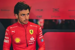 Sainz baalt van keuze Ferrari: ‘Niemand vindt het leuk om gedumpt te worden’