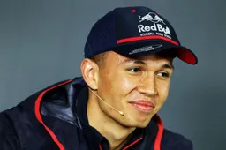 Alexander Albon en zijn (Franse) engineer verkennen Paul Ricard alvast!
